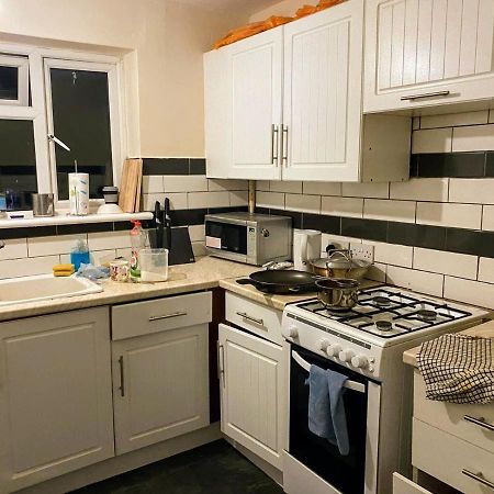 Comfortable Double Bedroom In London Hornchurch Exterior foto